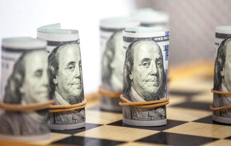 Strategic,Investing,,Global,Financial,Games,,American,Economy