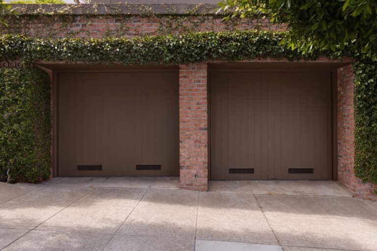 Garage,Door,,Brown,Garage,Door,With,A,Brick,Exterior,With