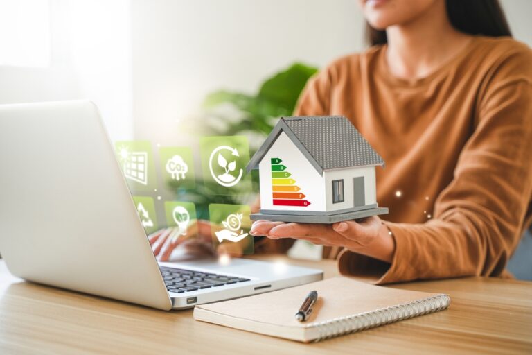 Energy-saving,Homes,,Energy,Efficiency,Concepts,,Eco-friendly,Home,Improvements,,Cost,Savings,
