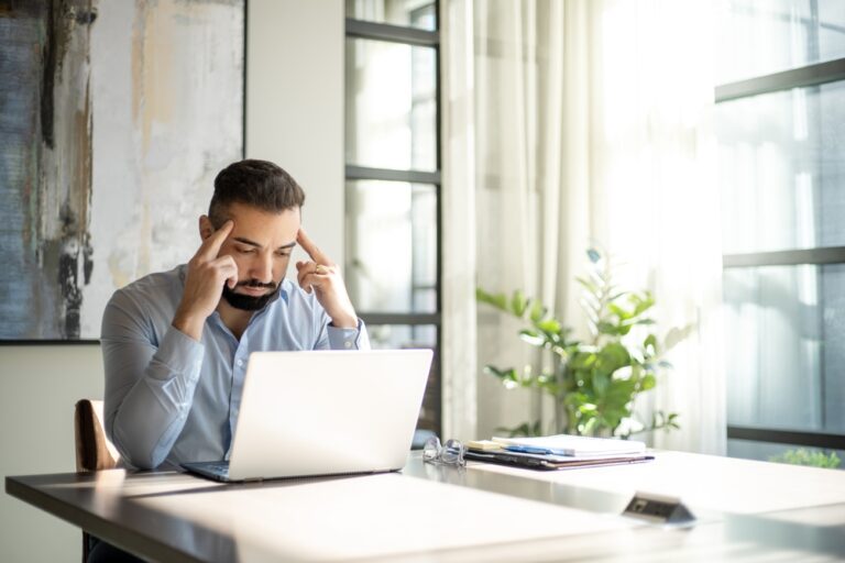 Horizontal,Portrait,Of,An,Adult,Man,Office,Worker,Manager,Marketing