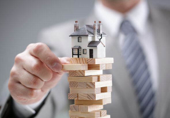 Investment,Risk,And,Uncertainty,In,The,Real,Estate,Housing,Market