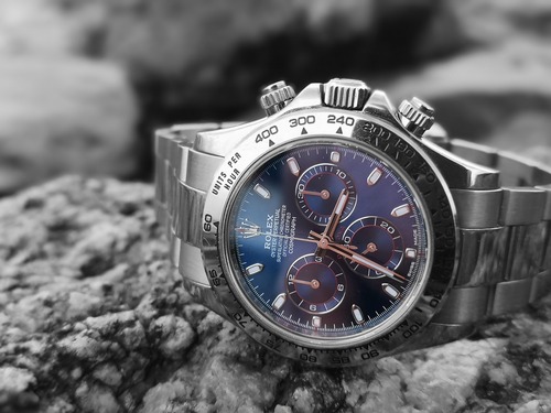 hodinky-rolex-uz-zlodeje-nebavi-cartier-je-novou-zlatou-zilou
