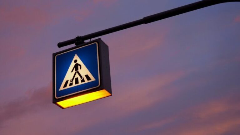 prechody-poradcu-cerven-2025-pooly-lovi-zkusene-u-novacku-vede-ovb-a-pojistovny