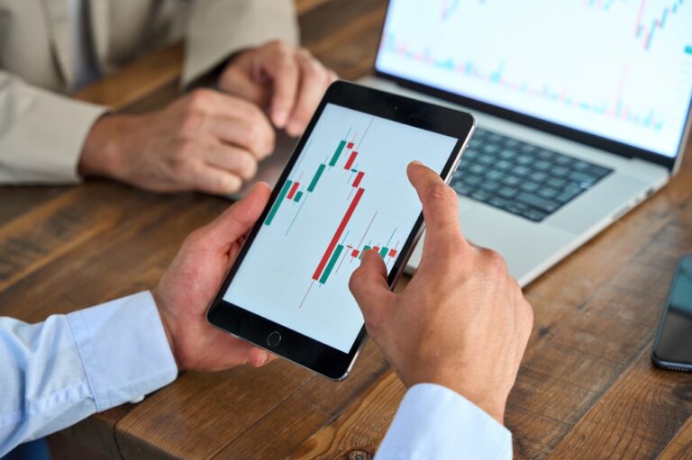 Financial,Advisor,,Crypto,Trader,Or,Business,Analyst,Holding,Digital,Tablet