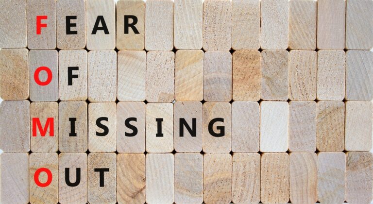 Fomo,Fear,Of,Missing,Out,Symbol.,Concept,Words,Fomo,Fear