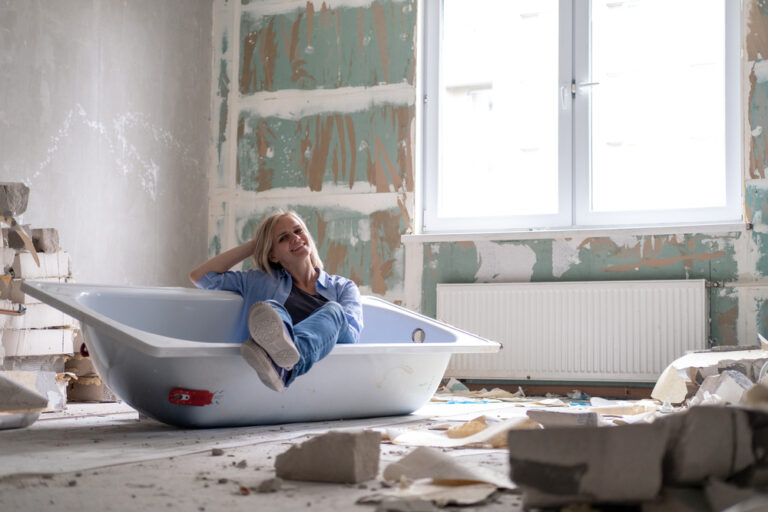 Renovation,Apartment.,Creative,Story,Young,Happy,Woman,Sits,In,Bathtub