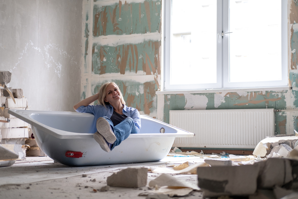 Renovation,Apartment.,Creative,Story,Young,Happy,Woman,Sits,In,Bathtub