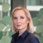 cap-insurance-talk-u-mikrofonu-lenka-slabejova