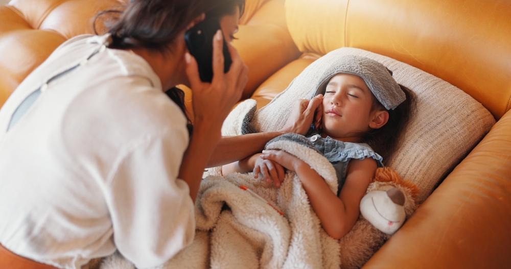 Phone,Call,,Sick,And,Mother,With,Girl,,Fever,And,Disease