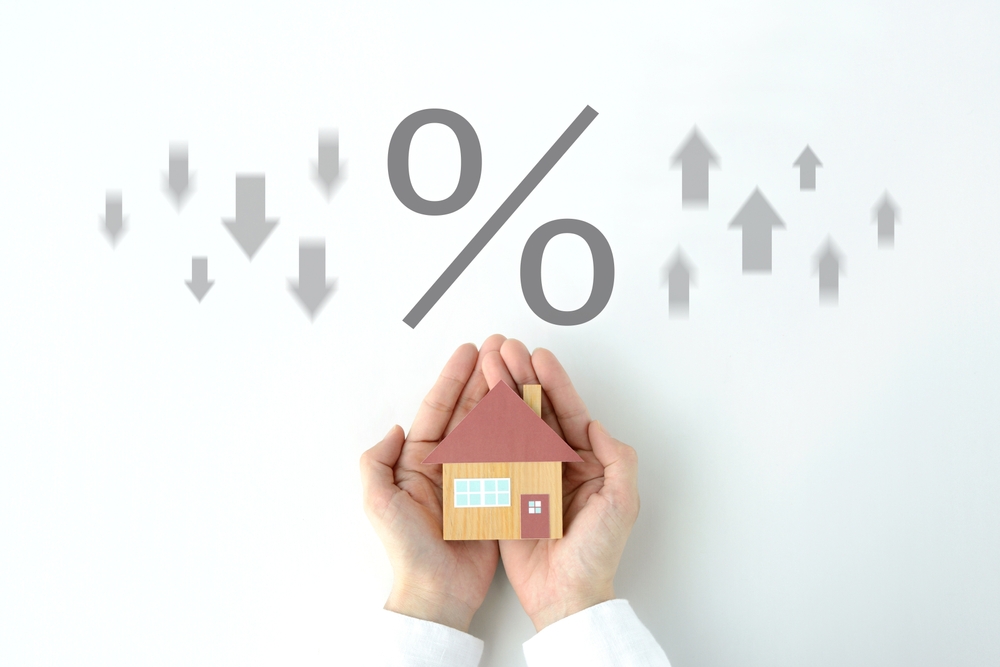 House,Object,Hold,By,Human's,Hands,And,Percentage,Sign,And