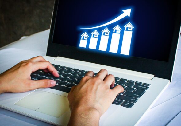 Real,Estate,Investment,Growth,Presentation,With,Bar,Chart,And,House