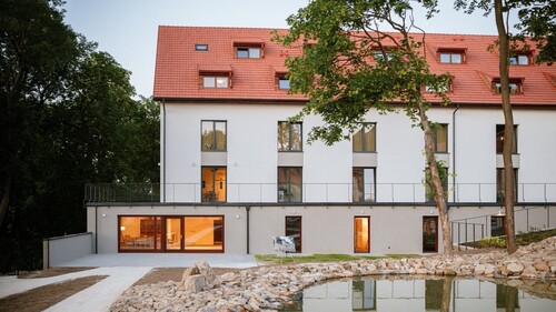 pojistovny-investuji-do-dostupne-pece-porizuji-domov-pro-seniory-v-tmani