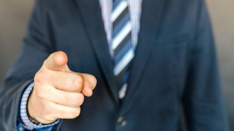 prechody-poradcu-v-unoru-2026-prichazi-novy-hrac-na-trh