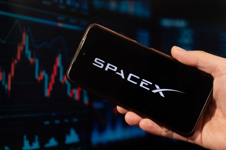 Bogota,,Colombia,-,July,14,Of,2025,A,Male,Hand