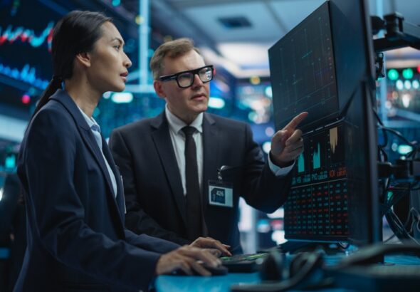 Routine,Work,Day,In,An,International,Stock,Exchange,Hall:,Multiethnic