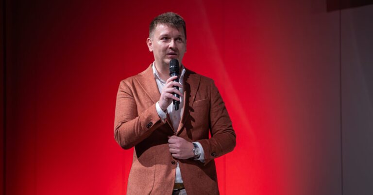 nabor-bez-prikras-jak-pritahnout-spravne-lidi-diky-osobni-znacce