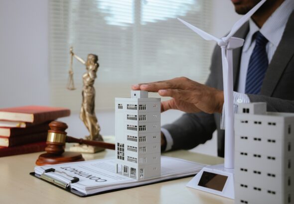 A,Lawyer,Specializing,In,Real,Estate,Law,Handles,Property,Sales,