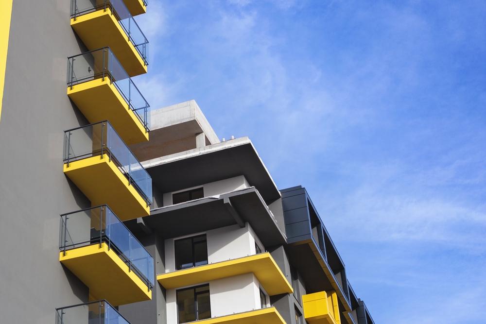 Unfinished,Facade,Of,Residential,Apartment,Building,,Balconies,Decoration.,Construction,Site