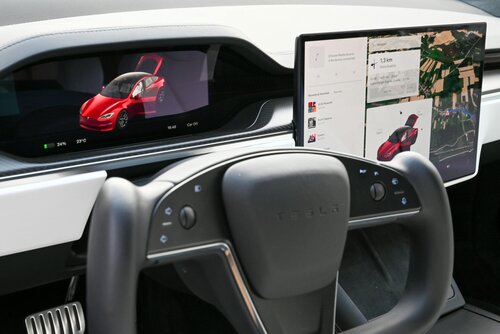tesla-celi-bezpecnostnimu-setreni-v-usa-ohledne-autonomniho-rizeni