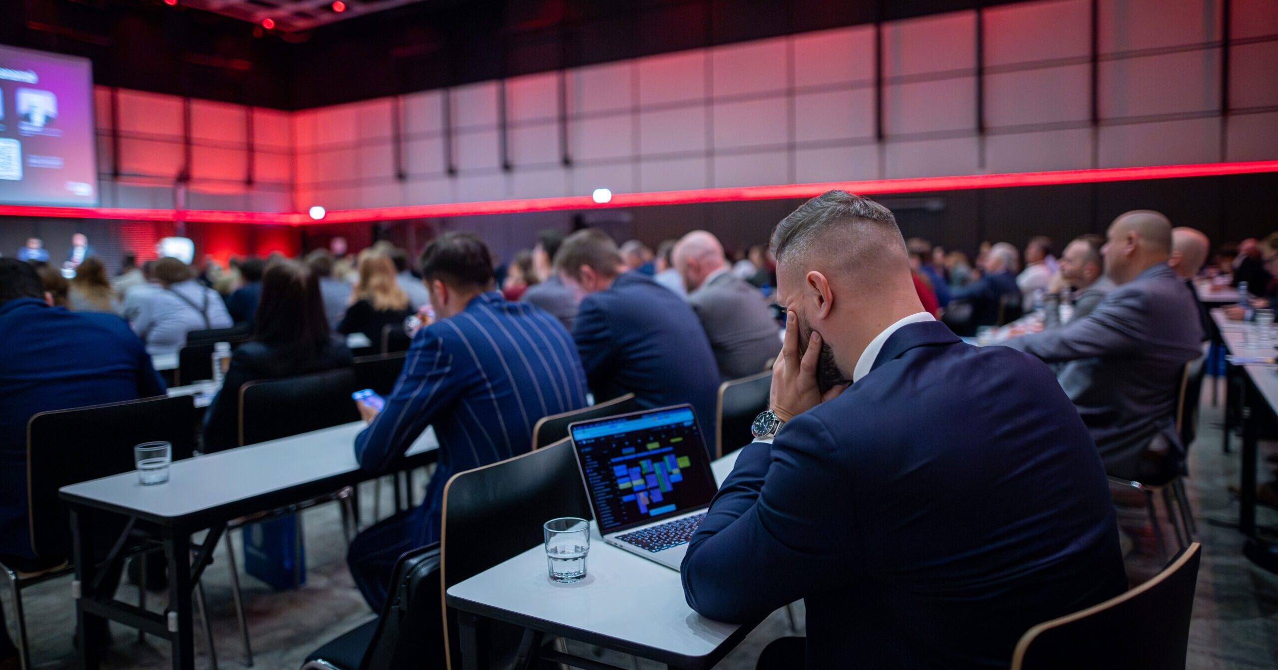 finfest-2026-ukaze-poradcum-jak-ziskavat-vice-klientu-prvni-cast-zverejneneho-programu-miri-na-obchod-a-osobni-rozvoj