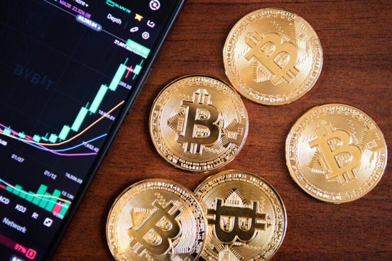 Growing,Bitcoin,With,A,Smartphone,With,The,Bybit,App,Open.