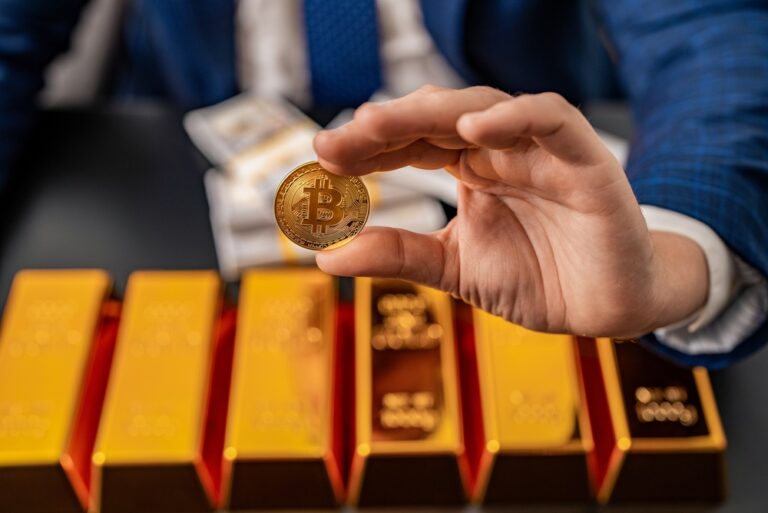 Gold,Vs,Bitcoin,Digital,Money.,Financial,Success.,Successful,Money,Saving