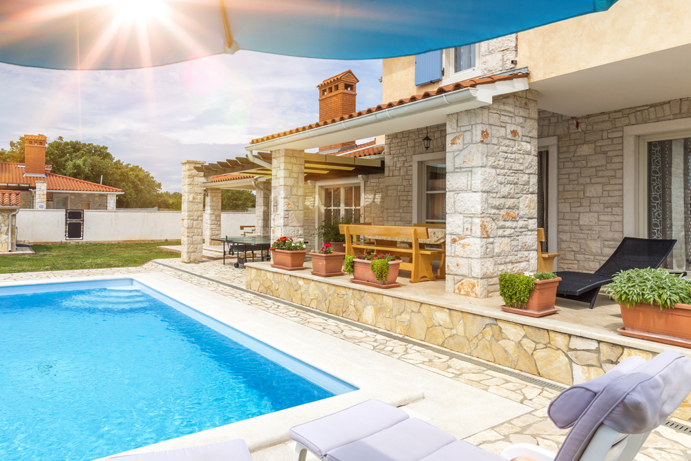 Holiday,House,With,Pool