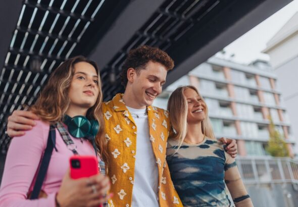 Generation,Z,Students,Hanging,Out,Together,Outdoors,In,The,City.