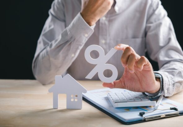 Hand,Holds,Large,Percent,Symbol,Calculating,Home,Property,Real,Estate